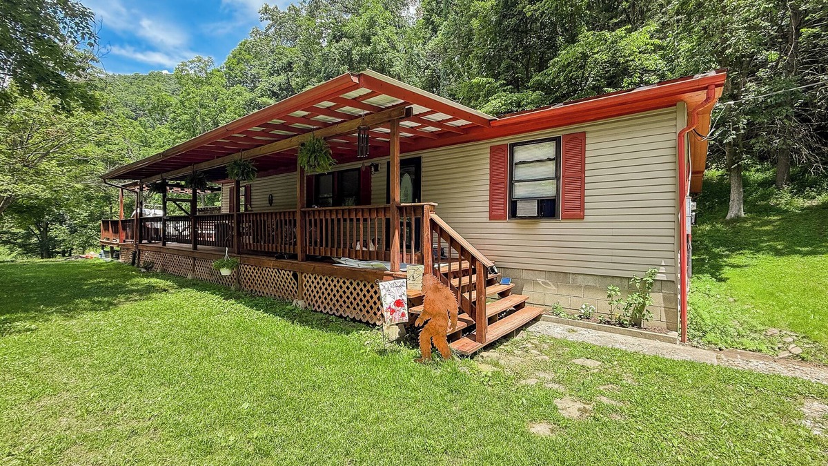 Heaters House | The Cryptid Ranch - 4 Bedroom Cryptid Themed Home Close to Amenities