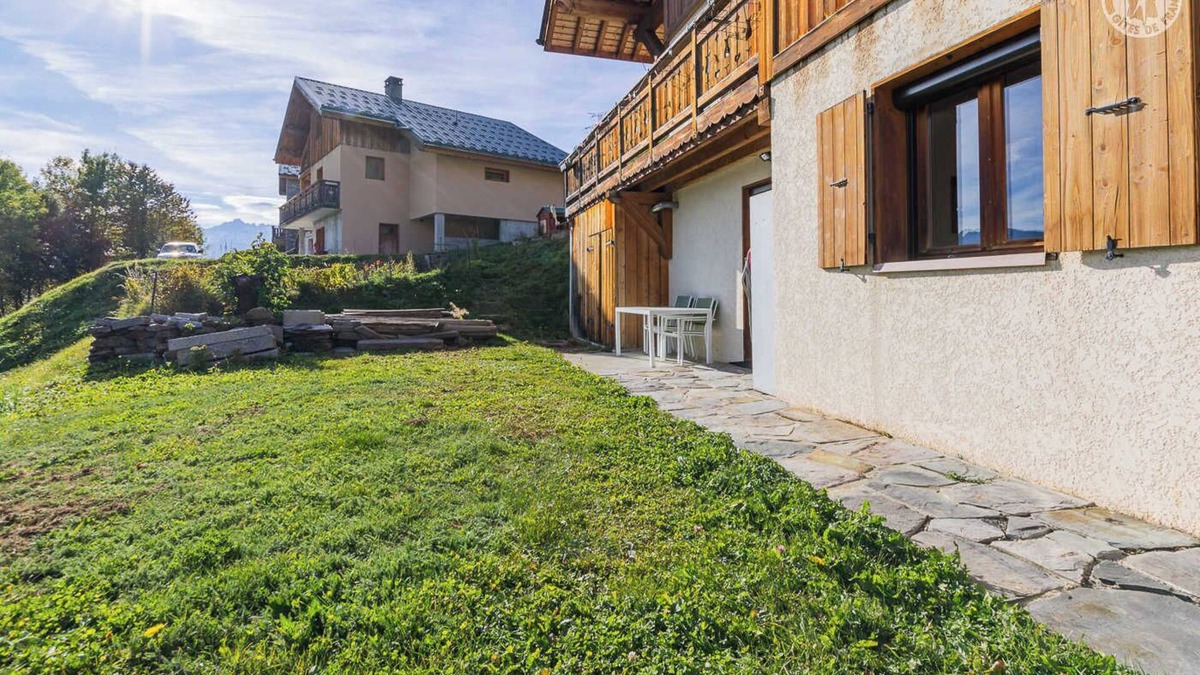 La Lechere House | THE CUBS HUT