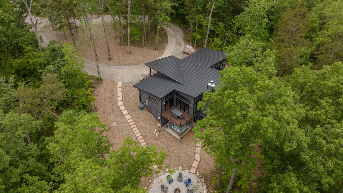 Innsbrook Cabin | The Curated Treehouse by Innsbrook Vacations!