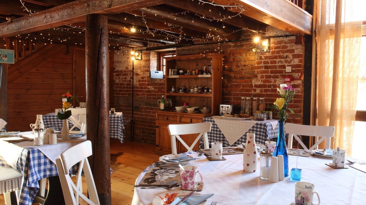 Hickling Bed & Breakfast | The Dairy Barns