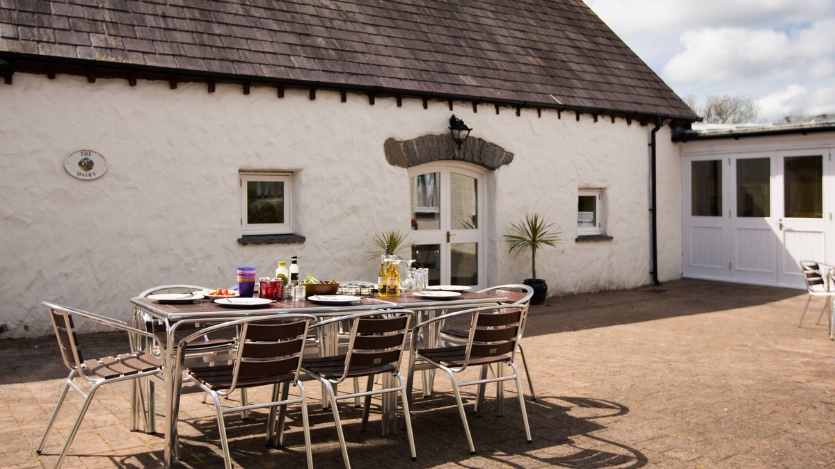 Lamphey Apartment | The Dairy, Portclew Cottages