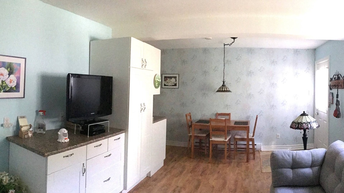 Vankleek Hill Apartment | THE DAISY HOUSE - Artist Retreat