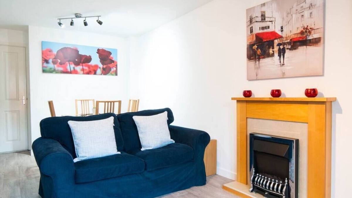 Castle Donington House | The Dakota - next to East Midlands Airport