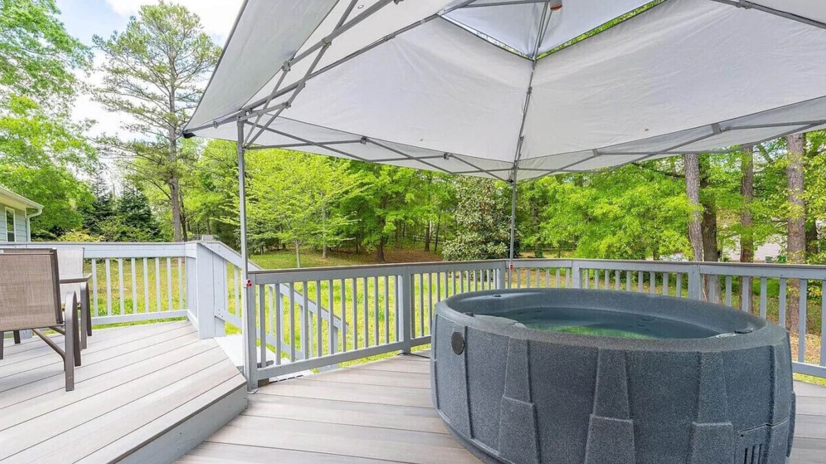 Charlotte House | The Davis Den Stylish Pet-Friendly Escape