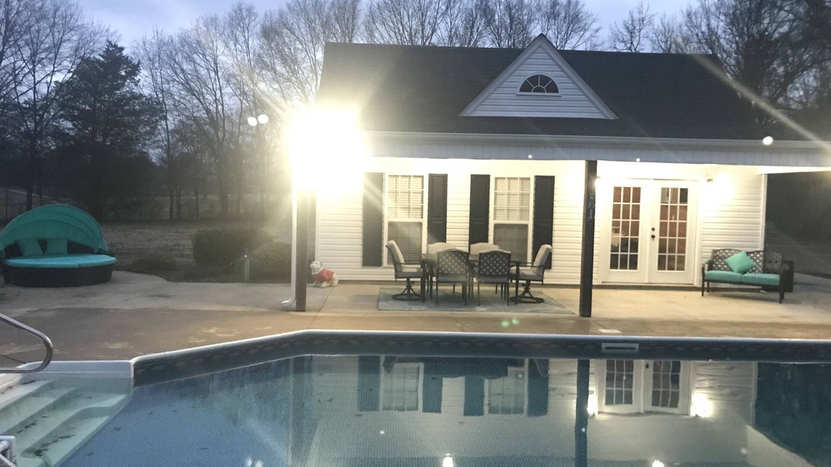 Dewy Rose Cottage | The Dawg House on the Farm