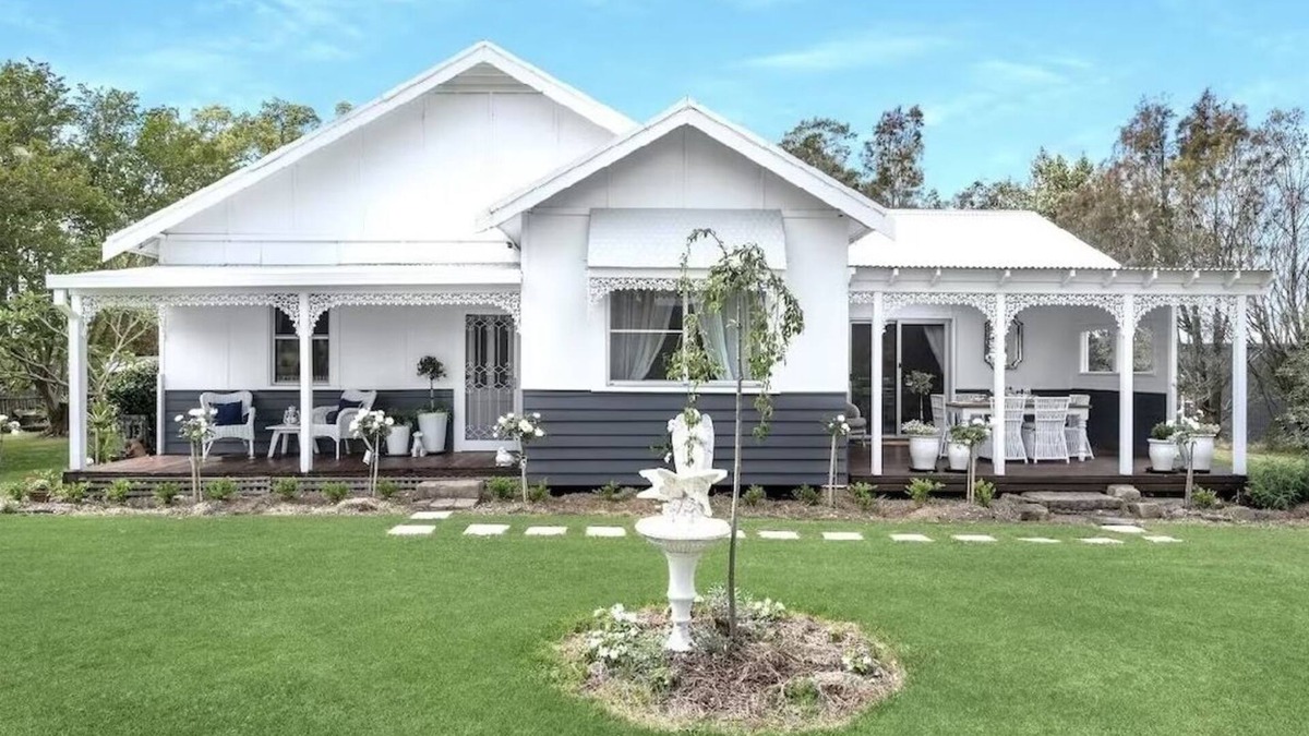 Jaspers Brush Bed & Breakfast | The Dawning Farmhouse
