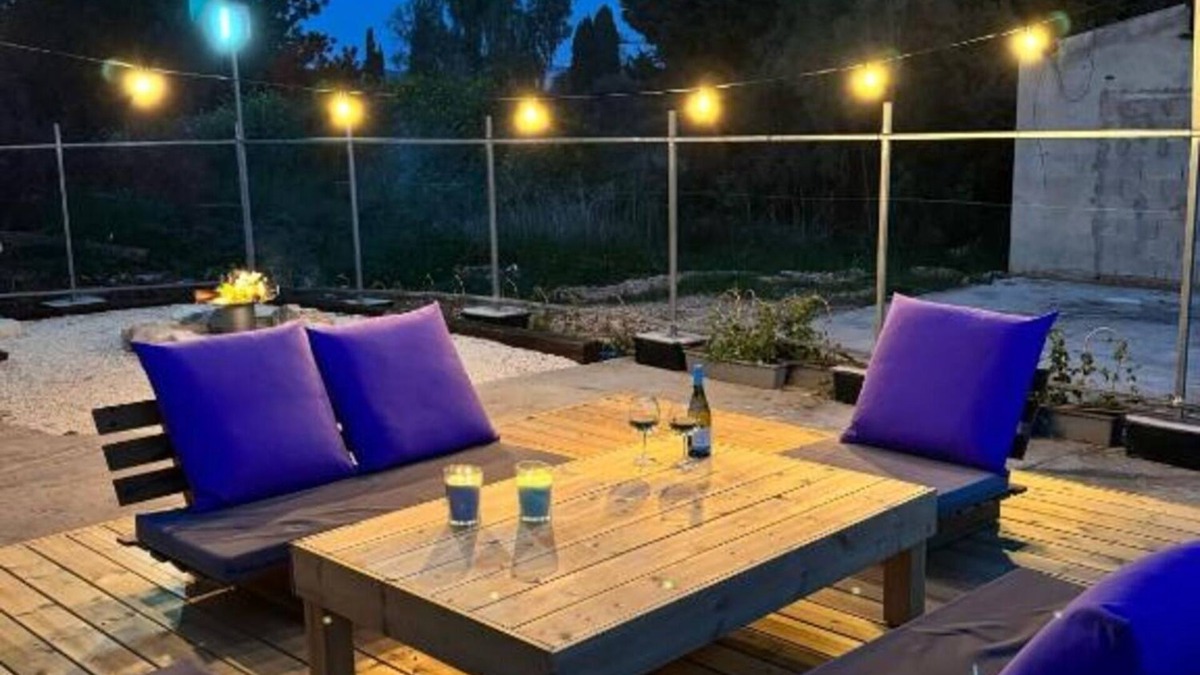 Gesher HaZiv Apartment | The Daydream Bus Hideaway by Sea N' Rent