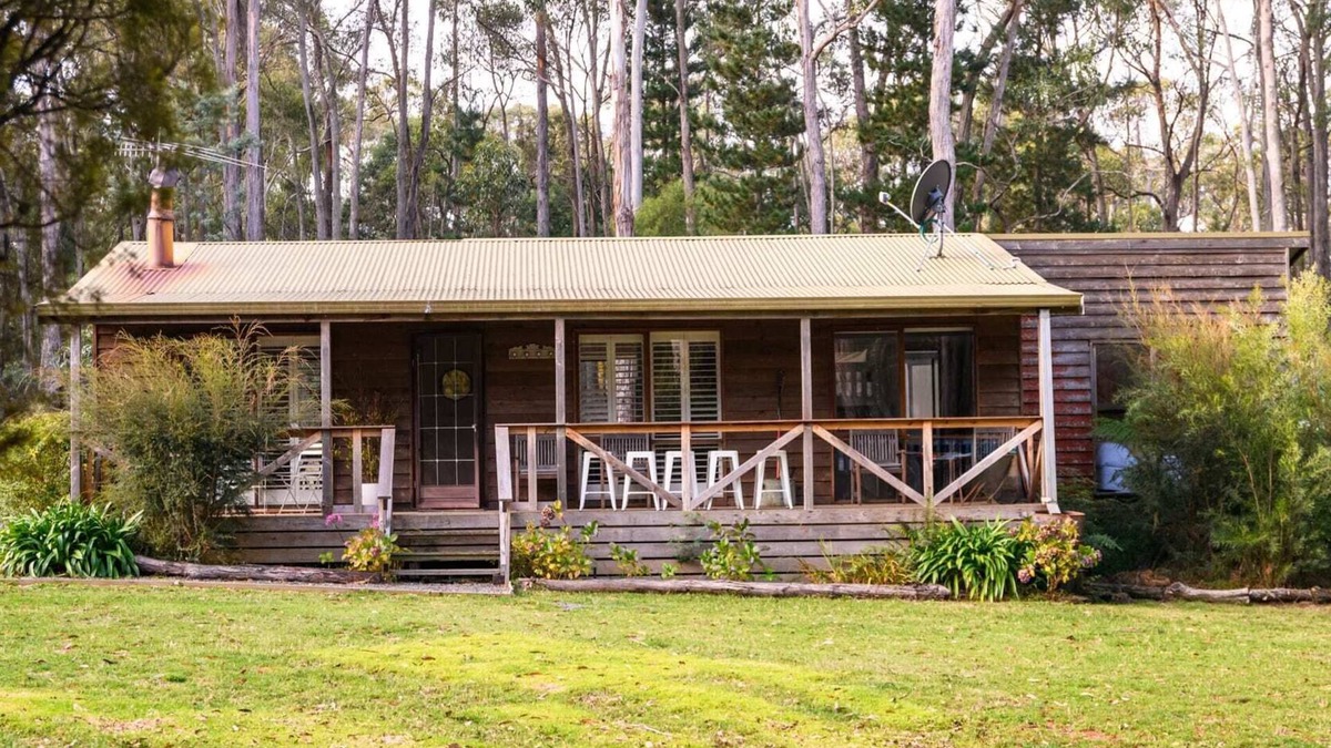 Wheatsheaf Cabin | The Daylesford Bush Retreat