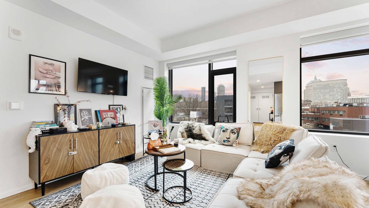 Shawmut Apartment | The Dazzling Two-Bedroom, Two-Bath Suite in South End!
