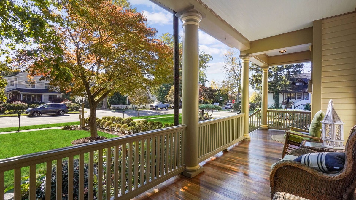 Summit House | The DeBary Inn