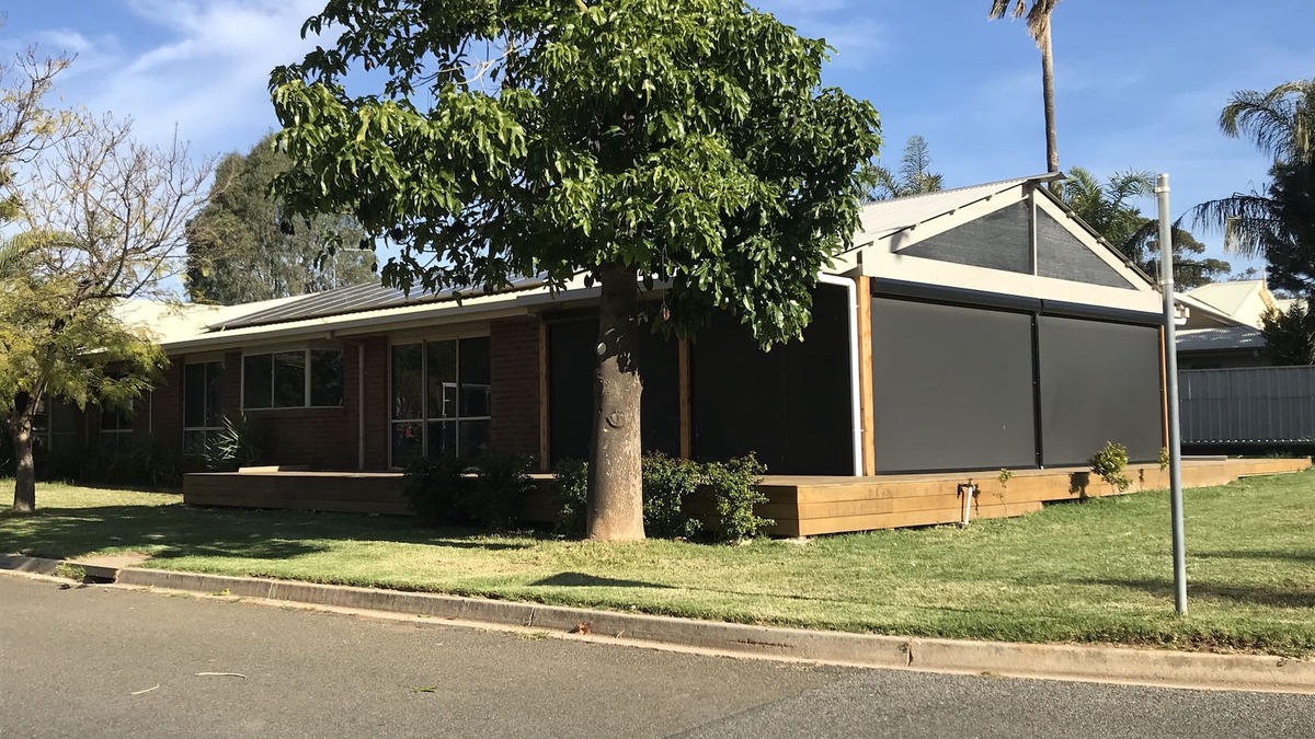 Bundalong House | The Deck with views of the Murray River