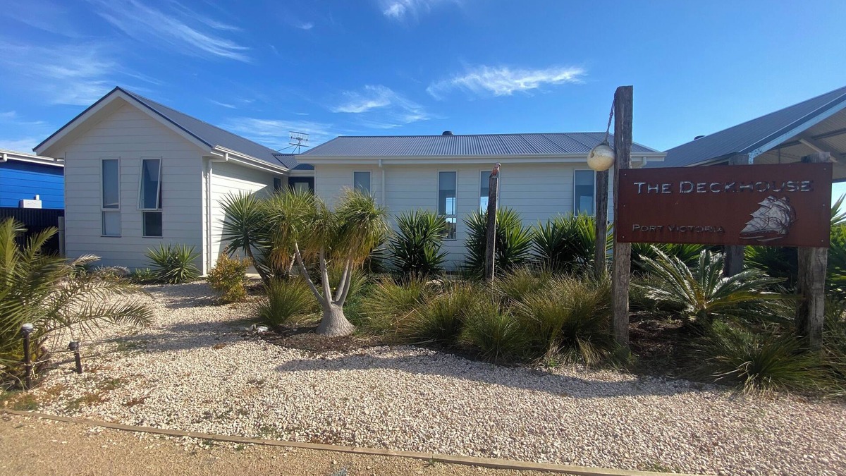 Port Victoria House | The DeckHouse@PortVictoria