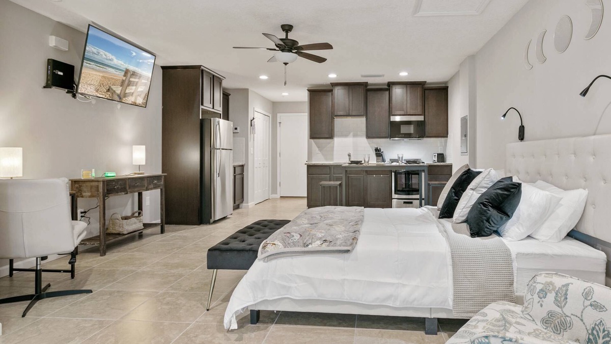 Middleburg Apartment | The Den at the Ravines |Queen Studio |Full Kitchen |Screened Balcony |Dogs Ok |Wooded Scenery |Quiet