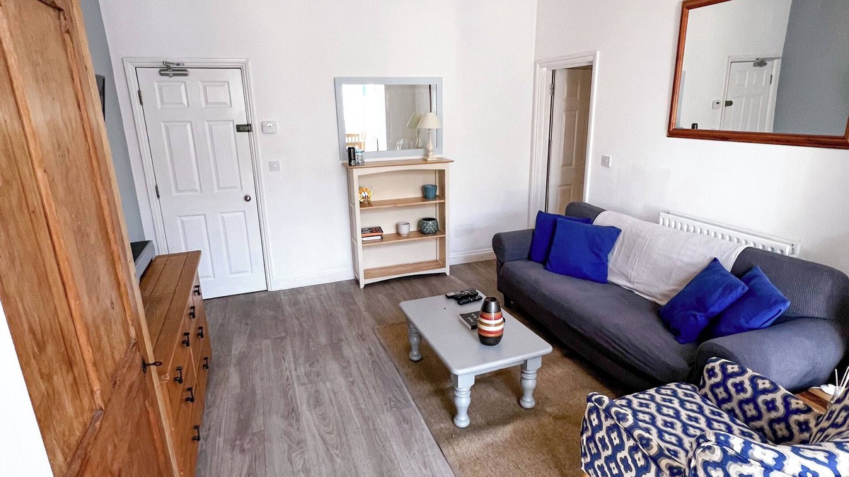 Fishponds Apartment | The Den by AltoLuxoExperience