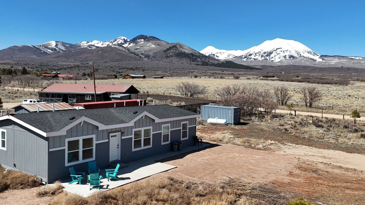 La Sal House | The Destination: Window to the La Sals & Moab, UT