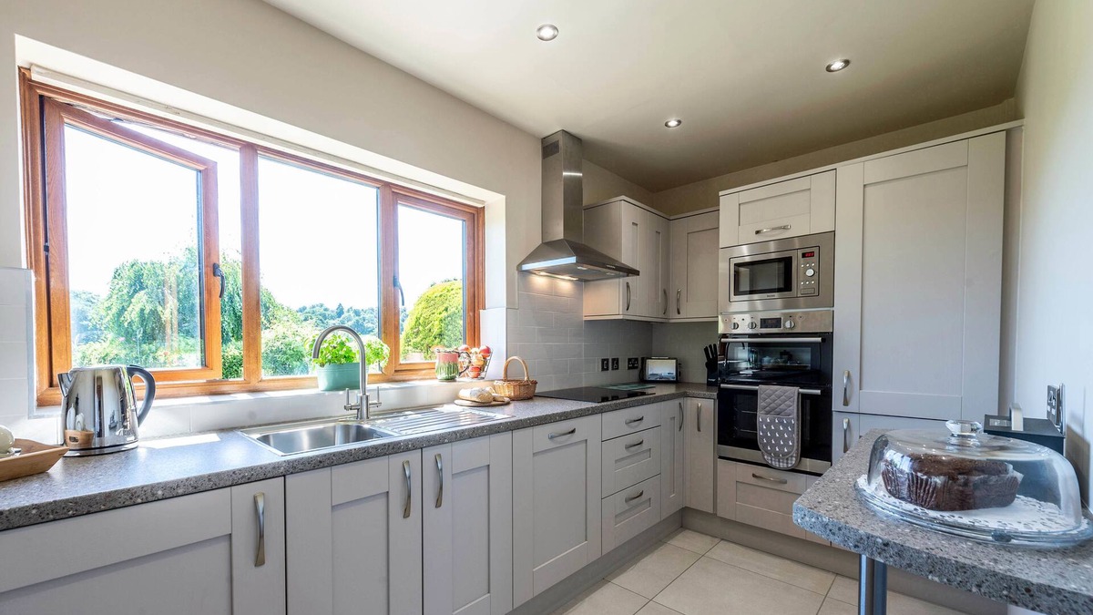 Chelmarsh Bed & Breakfast | The Dinney Bed and Breakfast