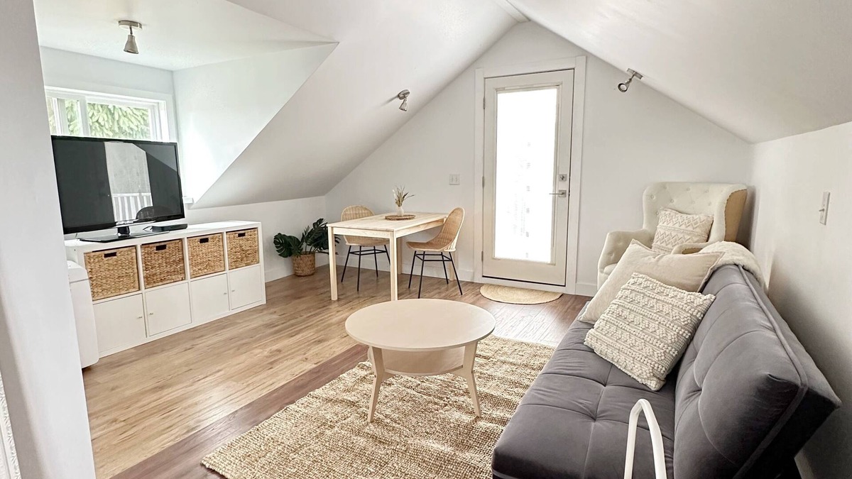 Sardis House | The Doll House