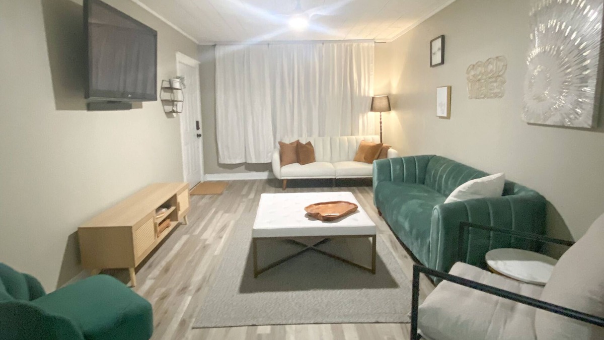 Alice House | The Doll House