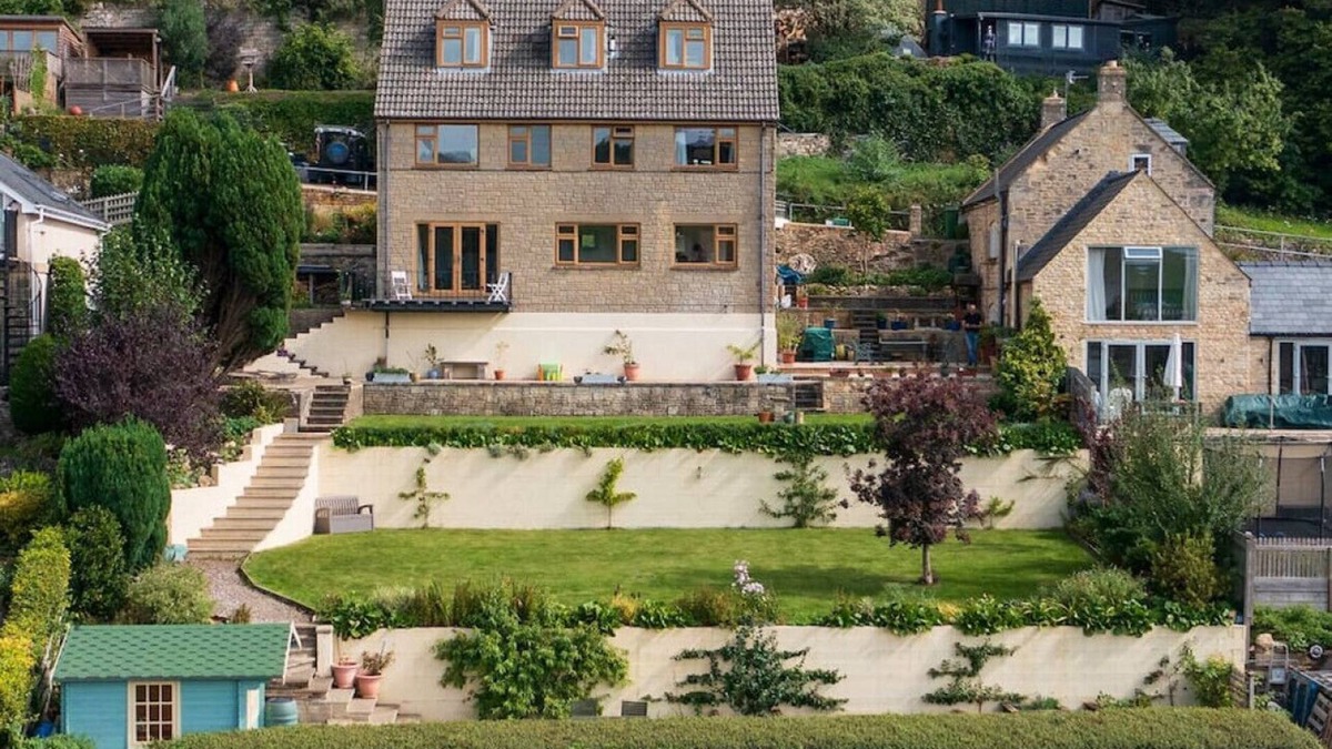 Randwick House | The Dormers | 5BD with Amazing Views & Space to Work