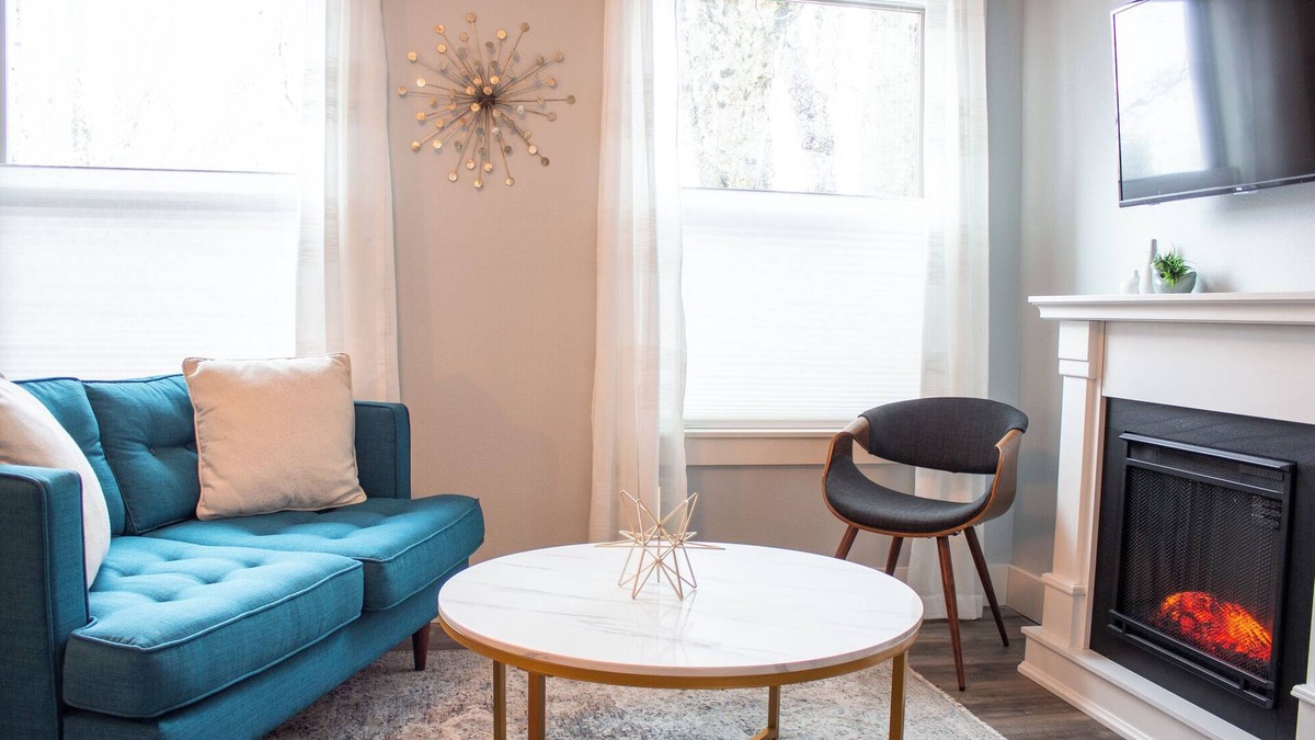 McMinnville Apartment | The Douglas on Third Owner's Suite: Adorable Apartment on Downtown 3rd Street #8