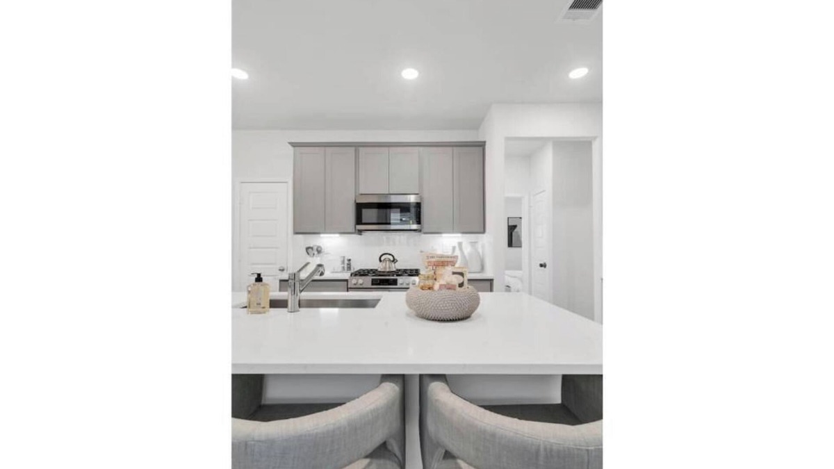 Magnolia House | The DOVI Collection Sweet Cherry Retreat