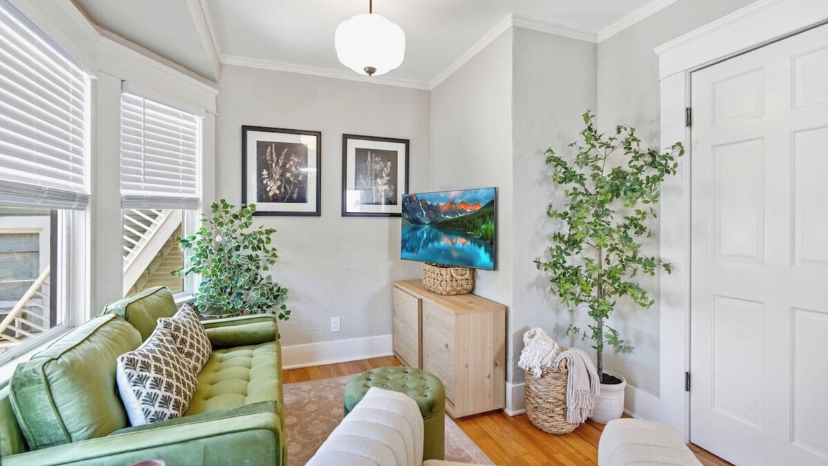 Golden Hill Apartment | The Downtown Carriage Flat