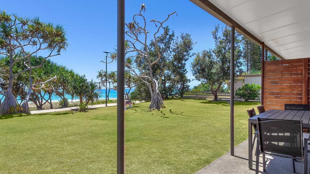 Tugun Apartment | The Dreamery 2 - Absolute Beachfront Tugun