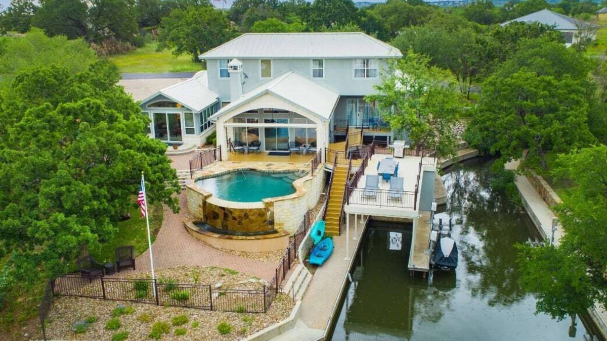 Horseshoe Bay West House | The Driftwood Retreat | Concierge Services