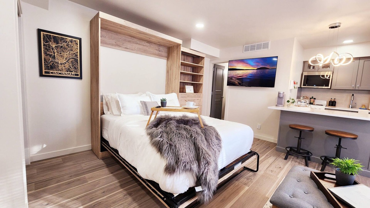 Greenhills Apartment | The Drummond Luxury Hotel