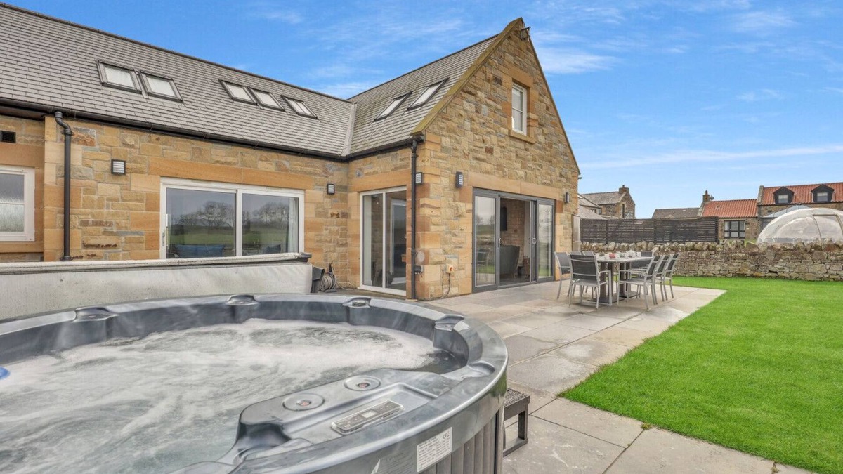 Bamburgh House | The Duke - North East Escapes