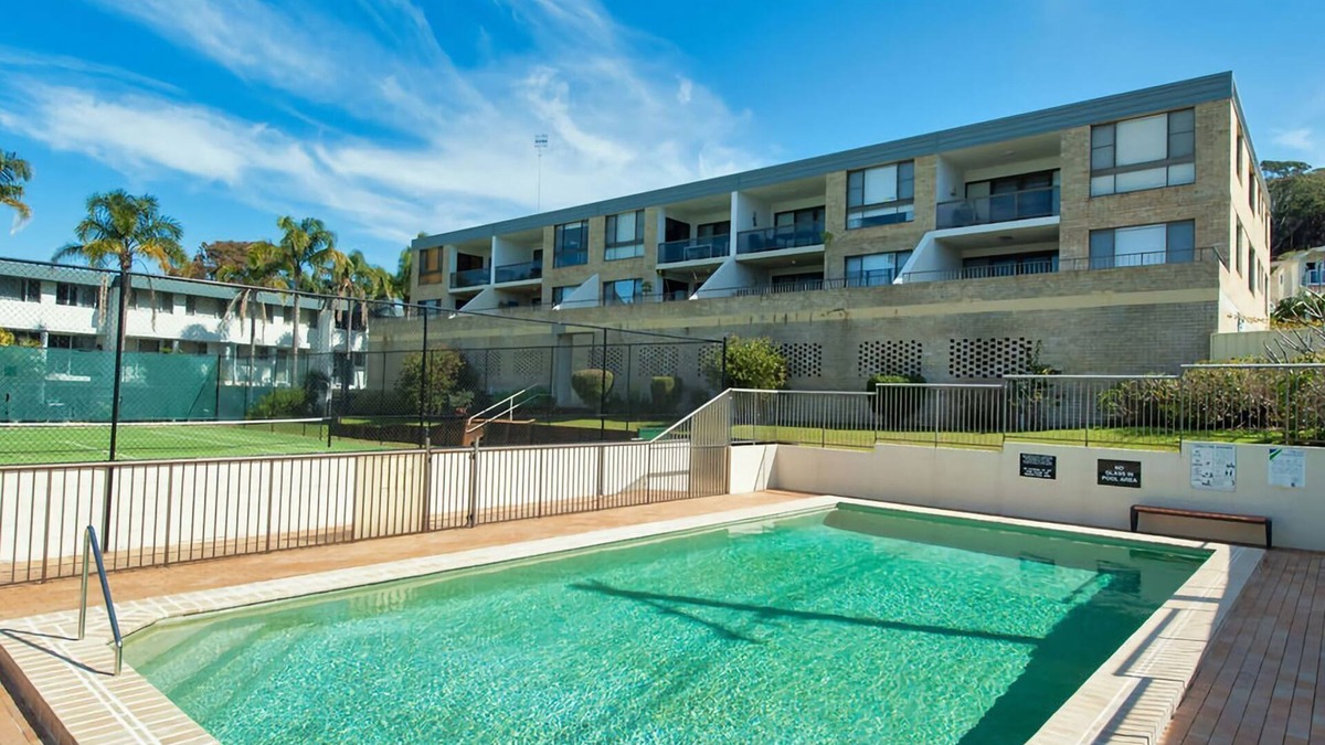 Fingal Bay Apartment | The Dunes Two bedroom apartment overlooking pool
