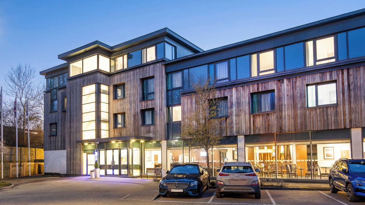 Cambridge Hotel | The Duxford Hotel - Cambridge South M11 Jct 10