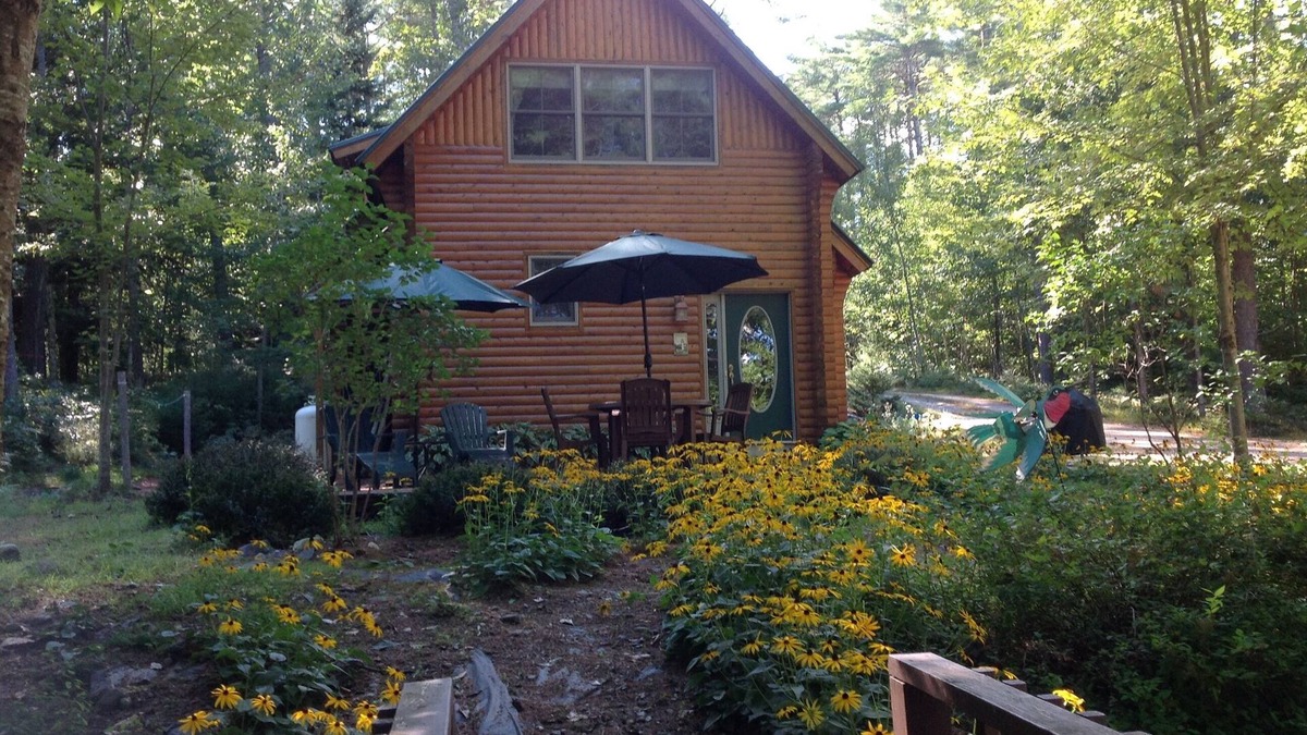 Oxford Cabin | The Eagles Nest an affordable Maine vacation