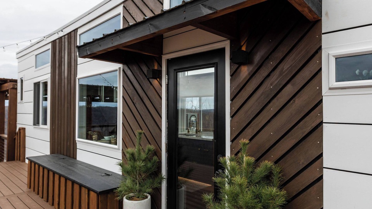 Jamestown House | The Eagles Nest