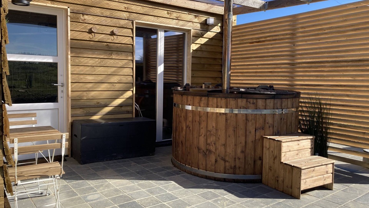 Tronquoy Ski Chalet | The Eddy Lodge, a tiny house with a view of nature and a Nordic bath