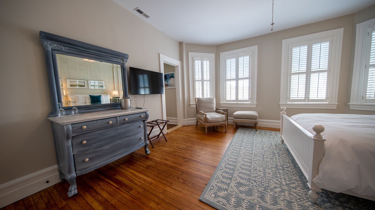 Edenton Bed & Breakfast | The Edenton Collection-Captain's Quarters Inn
