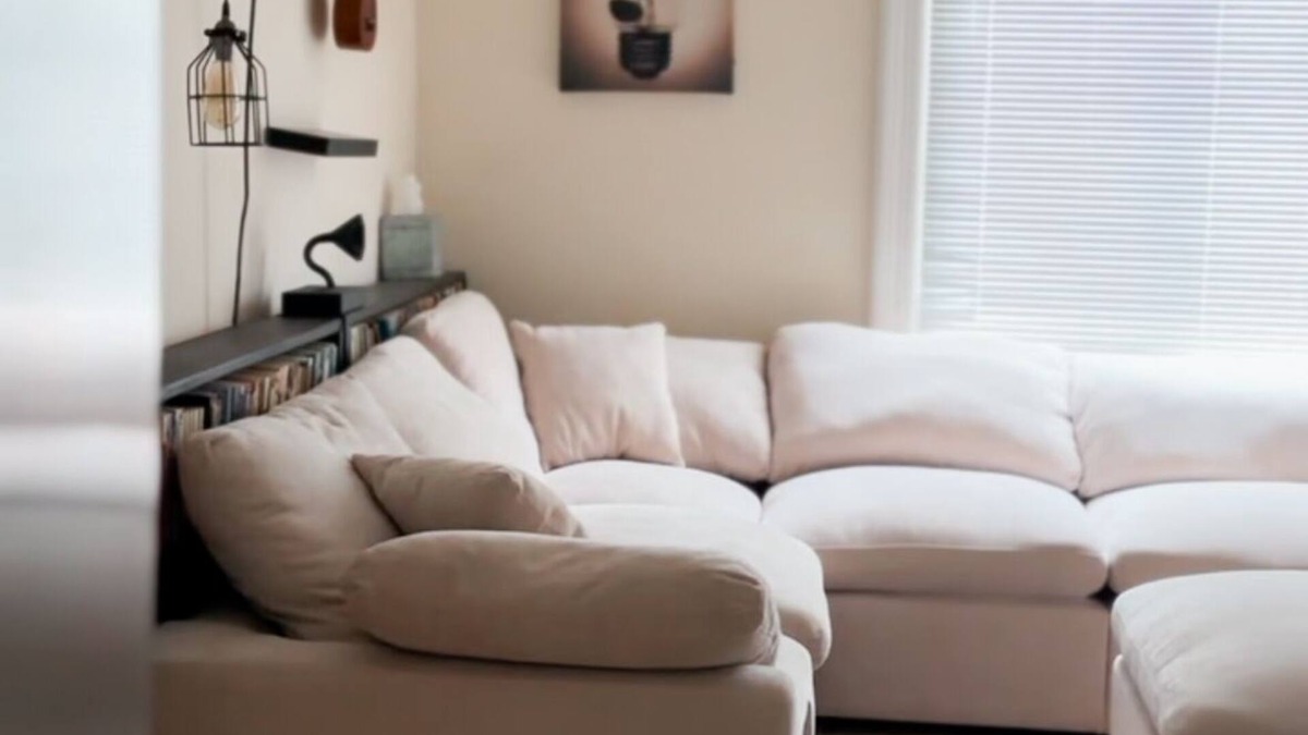Champaign Apartment | The Edge: Double King Bedroom Suite