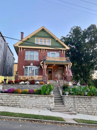 St. Joseph Apartment | The Edmond an 1887 Arts & Crafts gem