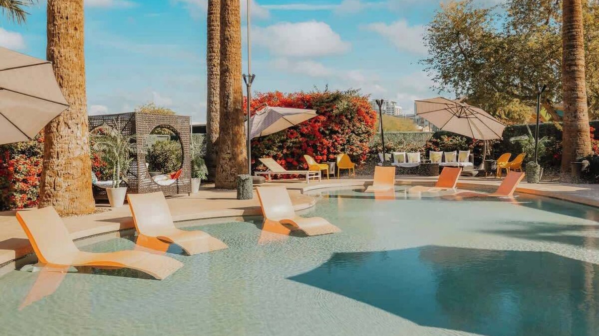 Governmental Mall Hotel | The Egyptian - Retro Modern Motel - COMBO 02/03
