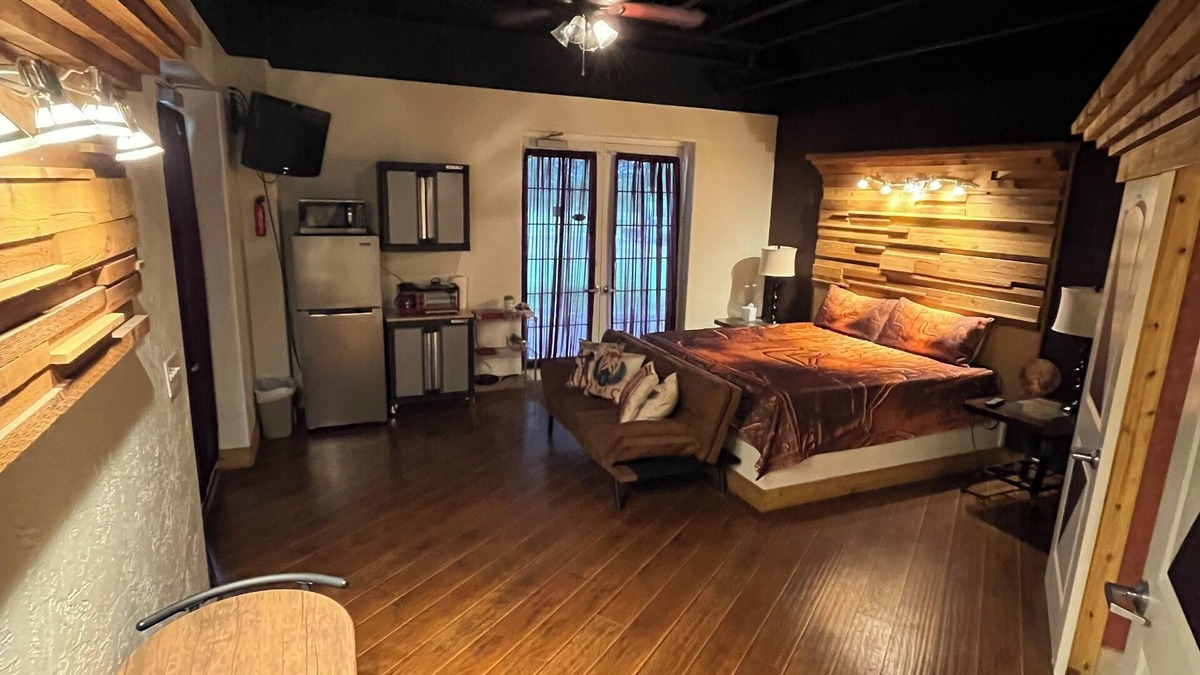Denton Apartment | The Egyptian Room-Ground Floor