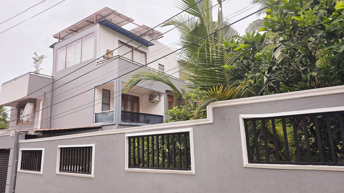 Waskaduwa House | The ElegancenPeaceful Residential area. 2KM away from the beach and city centre