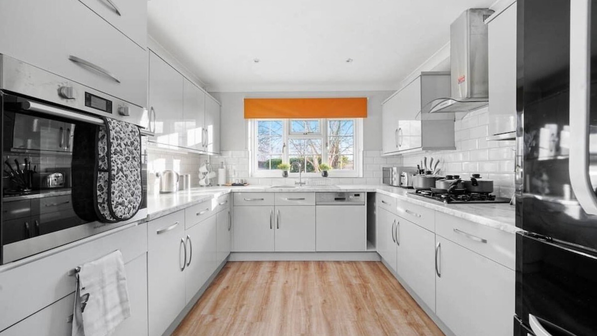 Duxford House | The Elegant Cambridge Abode Parking