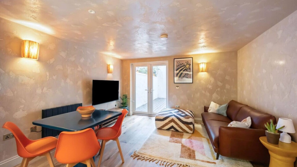 Montpelier Apartment | The Elements - Earth Suite, perfect location.