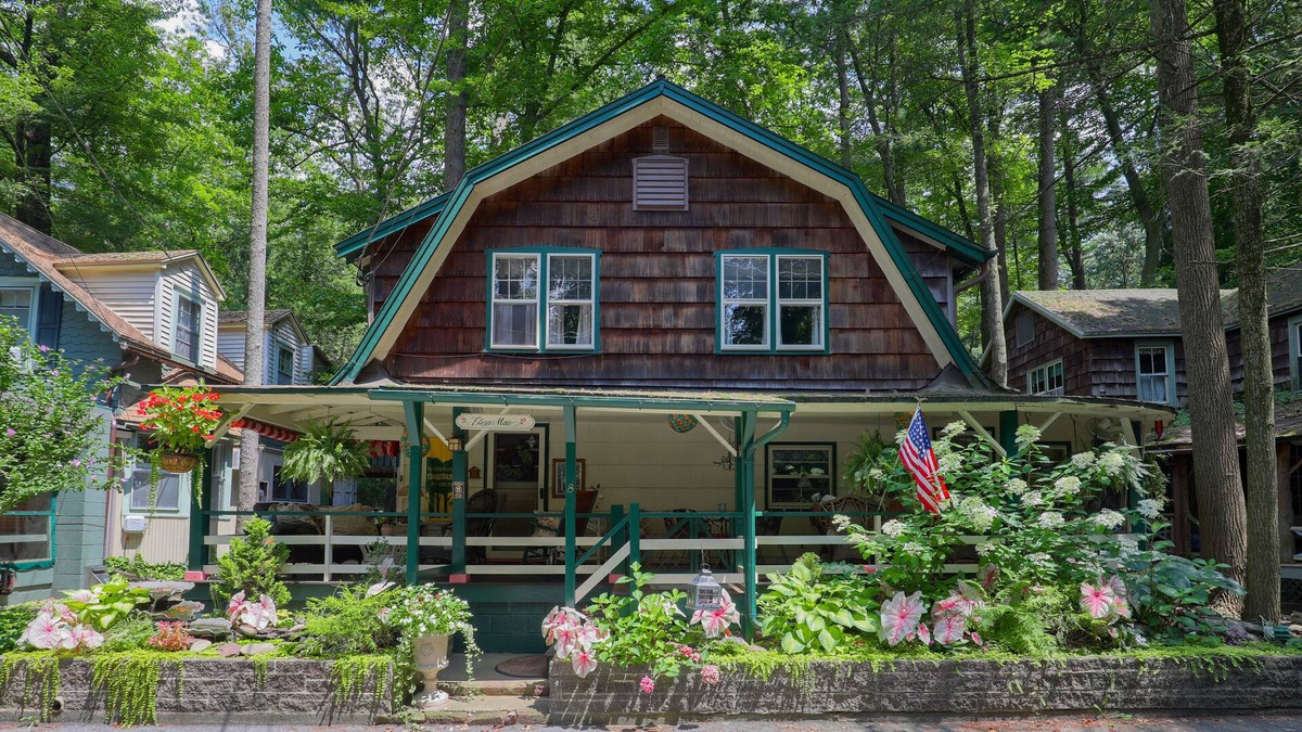 Mount Gretna Cottage | The Eliza Mae Cottage