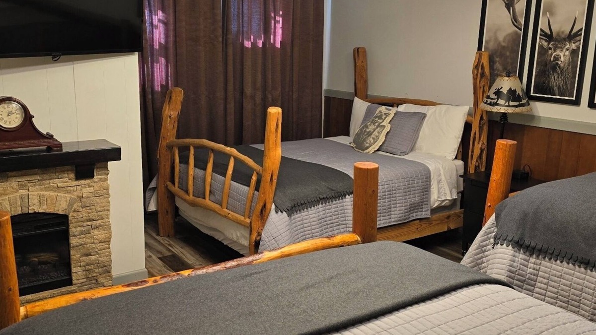 Hettinger Apartment | The Elk at Carls Cabins