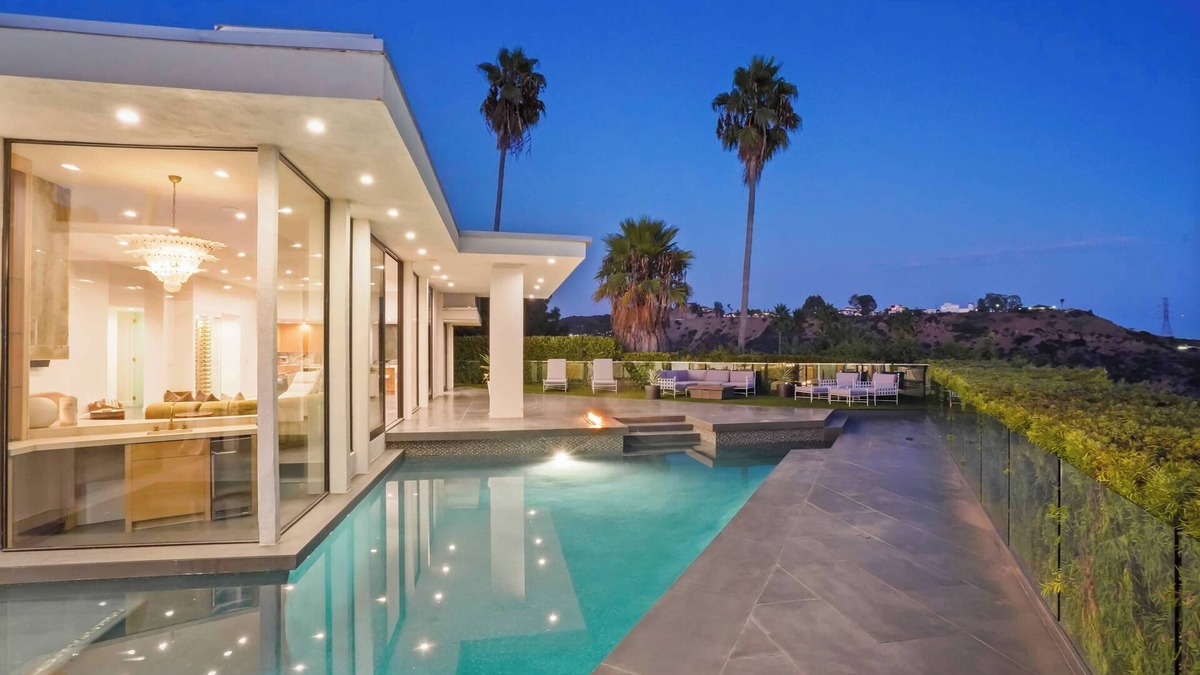 Nichols Canyon Villa | The Elvis Villa by Stay Awhile Villas
