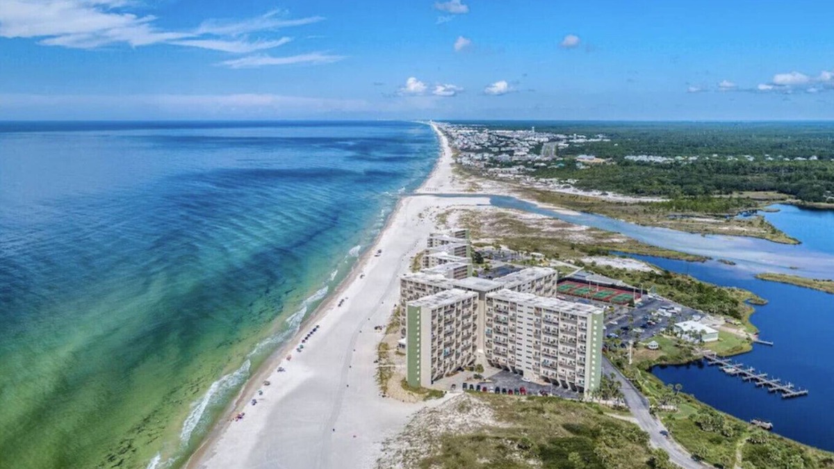 Sunnyside Condo | The Emerald Edge - Pinnacle Port