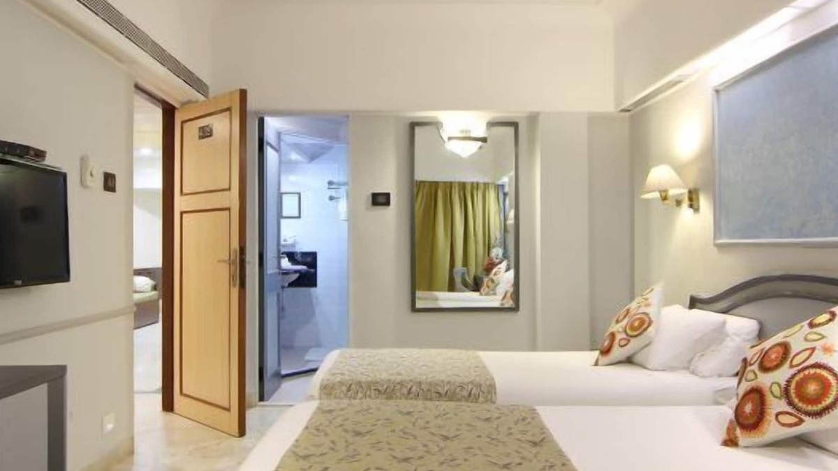 Airport Area Hotel | The Emerald Hotel & Executive Apartments