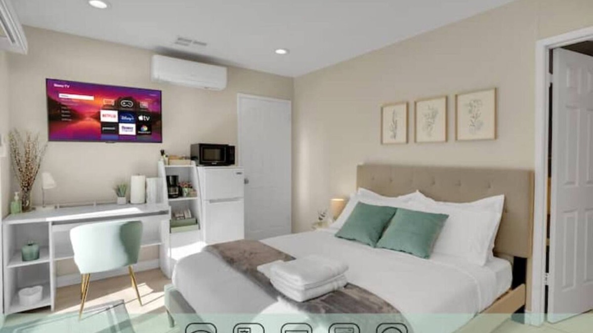 Walnut Apartment | The Emerald Retreat - BRAND NEW !