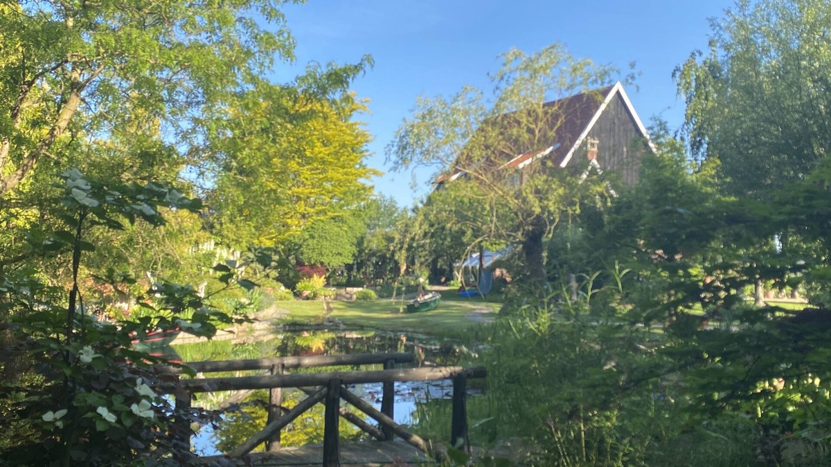 Selm House | The Emtingshof is located in the middle of a dream garden.